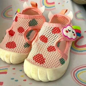 Kids Pink Mesh Shoes with Cloud Design